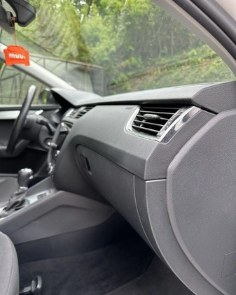 Skoda Octavia cena 45900 przebieg: 217490, rok produkcji 2019 z Nysa małe 254